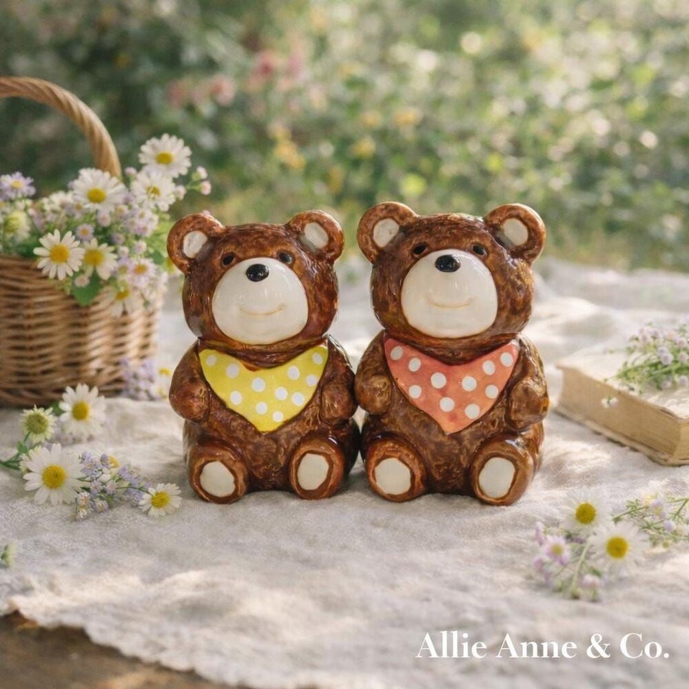 Vintage Otagiri Teddy Bear Salt and Pepper Shakers / 1983 Japan Ceramic Bear Sha